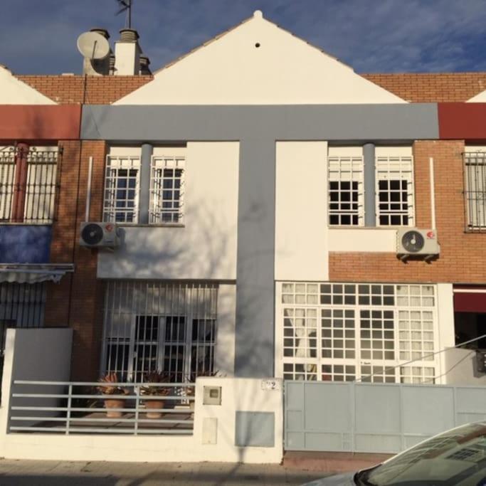 Casa Soleada En Calle Tranquila Sevilla Eksteriør billede
